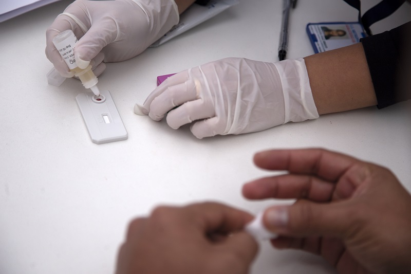 Un seropositivo con tratamiento eficaz no transmite el VIH, según estudio