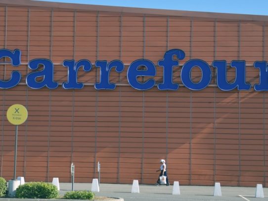 Carrefour anuncia compra de 30 tiendas de Makro en Brasil