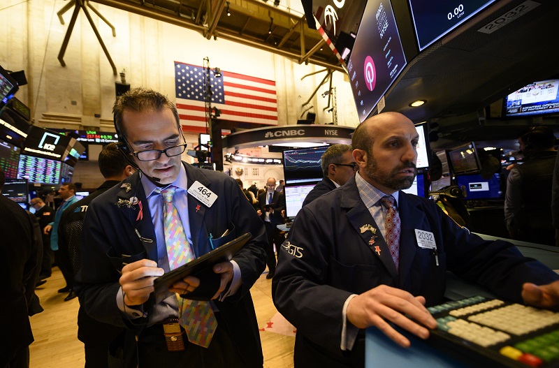 Wall Street termina al alza y apuesta a una recesión corta en EE.UU.