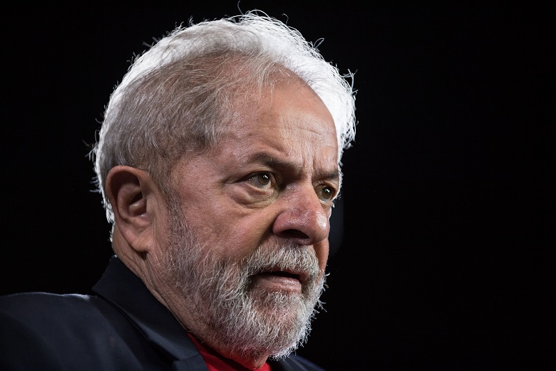 Lula está enamorado y si sale de prisión se casará, dice exministro