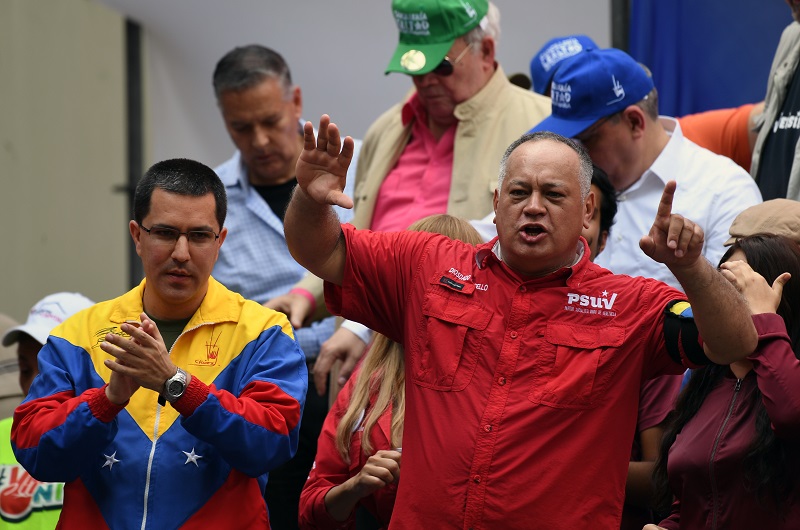 Diosdado Cabello tilda de "pillo y ladrón" al presidente Varela y asegura que irá preso