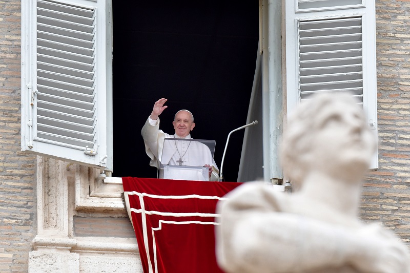 El papa Francisco pide evacuar a los refugiados detenidos en Libia
