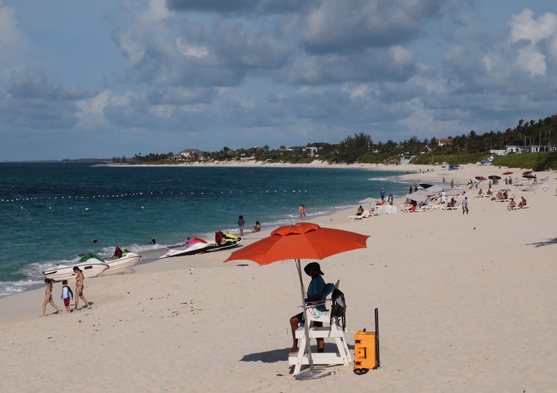 Bahamas prohíbe la entrada a visitantes de EE.UU. y Latinoamérica por el coronavirus