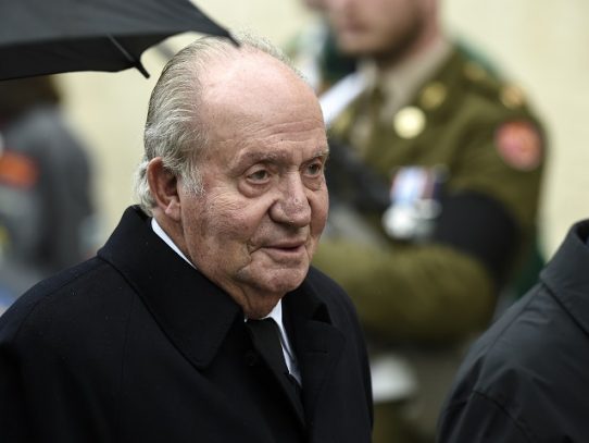 El ex rey de España Juan Carlos dice que su amante no le sirvió de testaferro