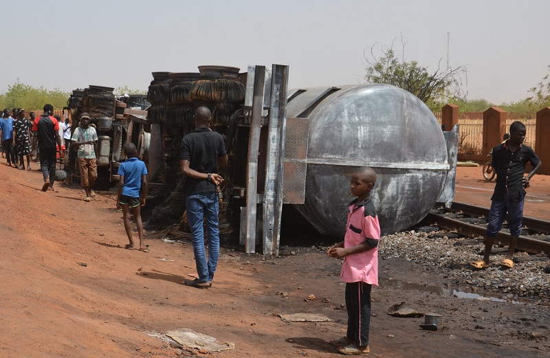 Al menos 58 muertos por la explosión de un camión cisterna en Níger