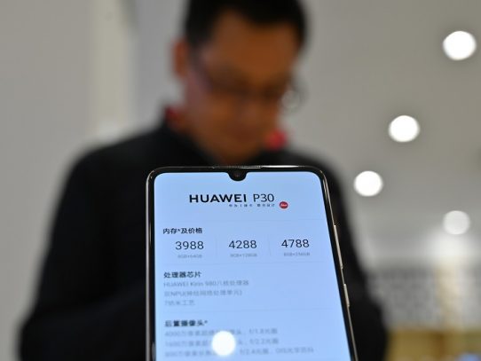 Operadores de telefonía de Japón postergan lanzamiento de modelos de Huawei
