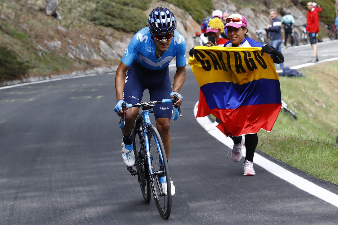 El ecuatoriano Carapaz gana la 14ª etapa y es nuevo líder del Giro