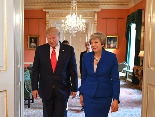 Trump quiere un "acuerdo comercial sustancial" con Reino Unido tras el Brexit