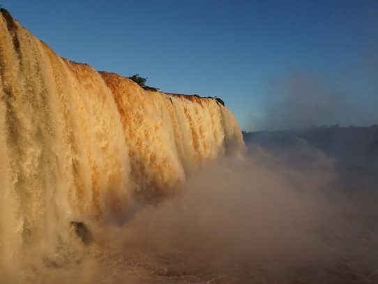 Reabren Cataratas de Iguazú tras 100 días de veda por pandemia