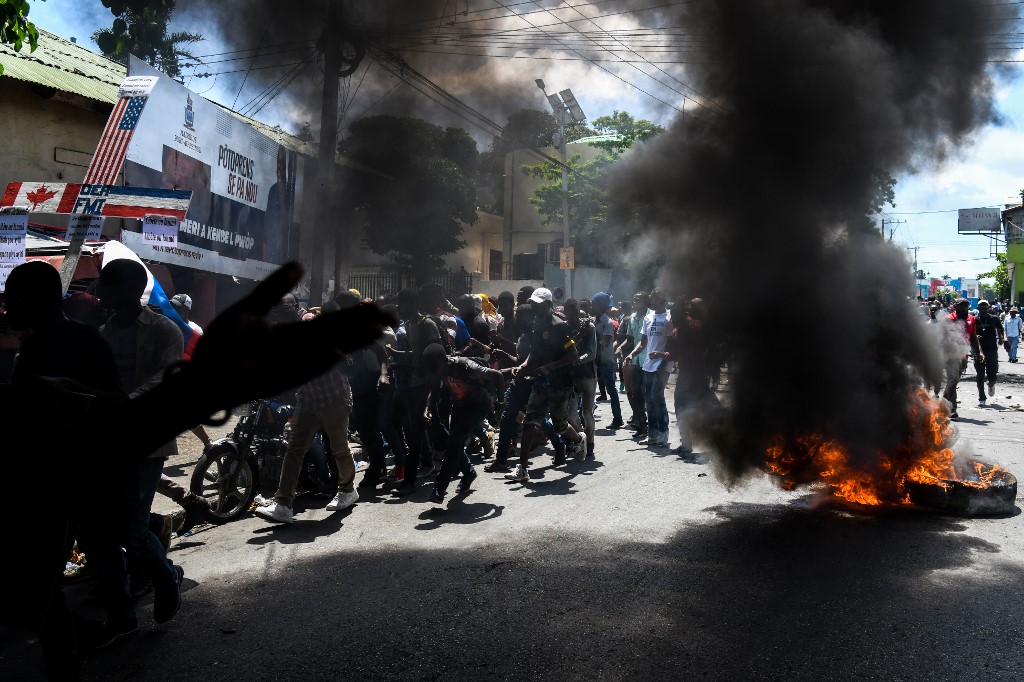 Haitianos vuelven a salir a las calles para exigir renuncia del presidente