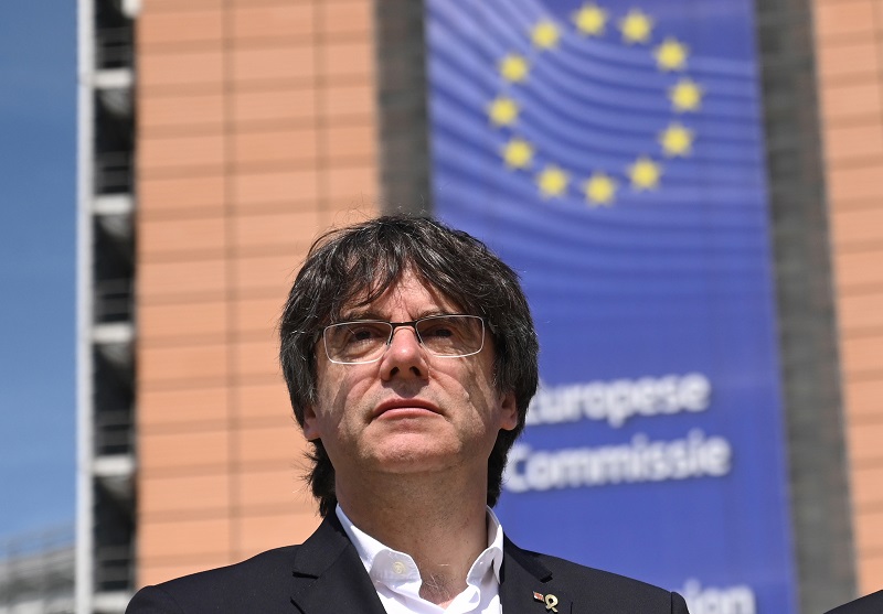 Puigdemont renuncia a acudir a Estrasburgo por temor a ser entregado a España