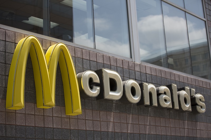 McDonald's cierra temporalmente sus 850 restaurantes en Rusia