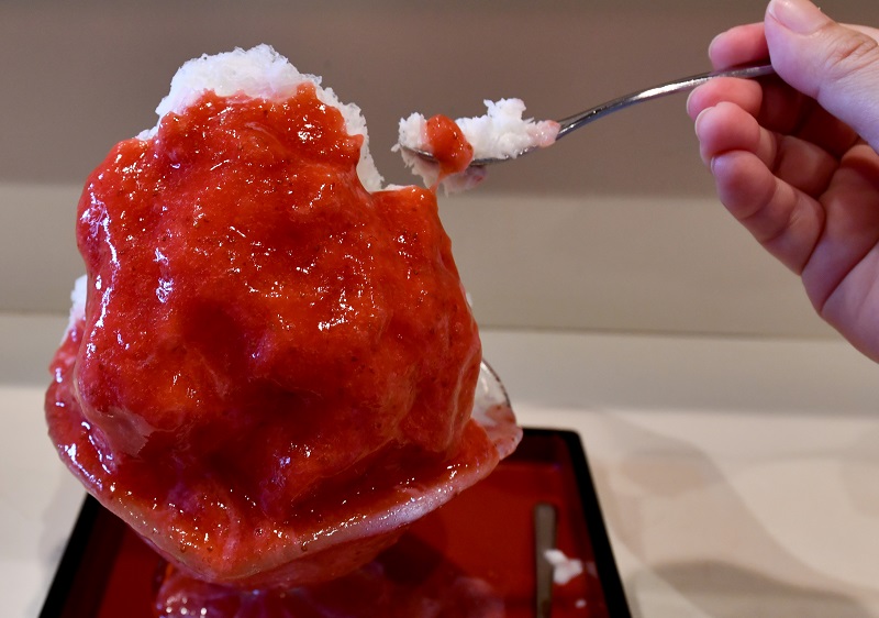 Un helado de moda salva en Japón a los fabricantes de hielo natural