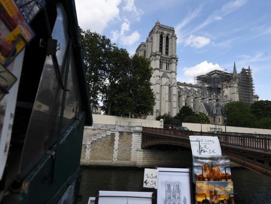 El proyecto de ley para la restauración de Notre Dame, a un paso de ser adoptado