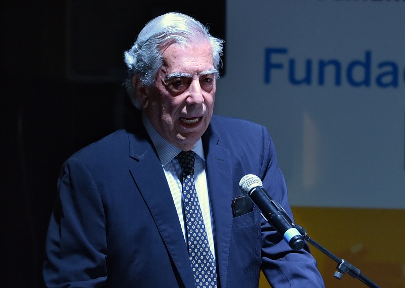 Vargas Llosa califica de "vergüenza" ingreso de Venezuela al Consejo de DDHH de ONU