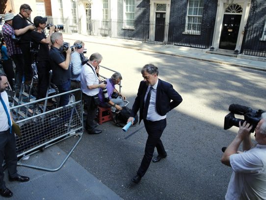Boris Johnson y su compañera se mudan a Downing Street