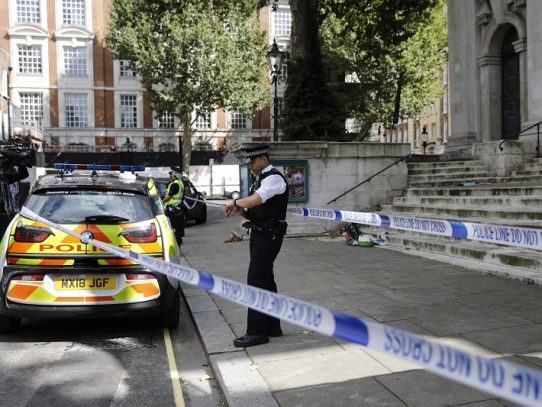 Ataque con cuchillo en puente de Londres se salda con dos muertos y el asaltante muerto