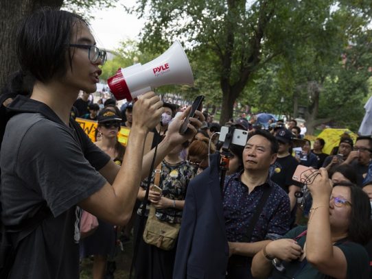 Persiste riesgo de violencia en Hong Kong pese a gran manifestación pacífica