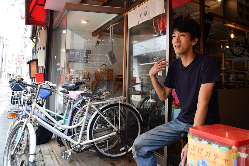 Japón, pionero en el pago electrónico pero sus habitantes siguen fieles a los billetes