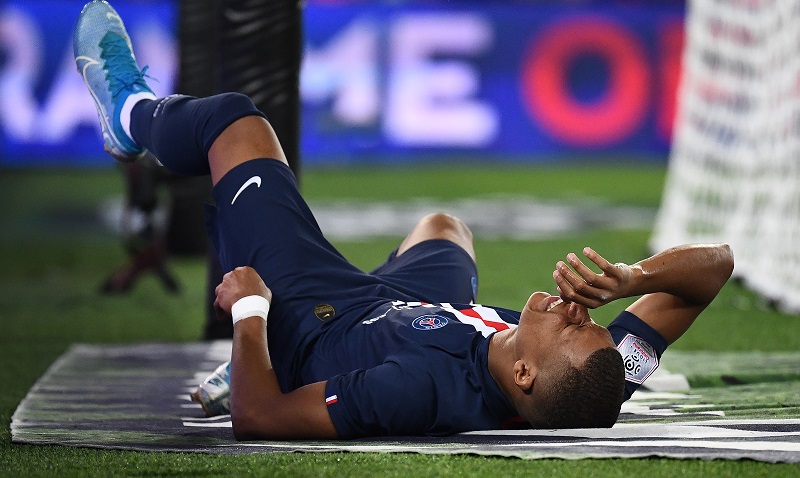 Mbappé se lesiona en la final de la Copa de Francia