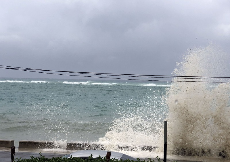 "Catastrófico" huracán Dorian azota las Bahamas y EEUU evacua la costa