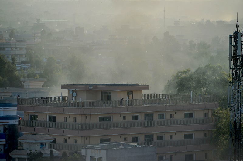 Al menos 12 heridos en atentado suicida en un edificio oficial en el este de Afganistán