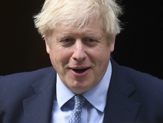 Boris Johnson, duramente criticado por comentario sobre asesinato de una diputada