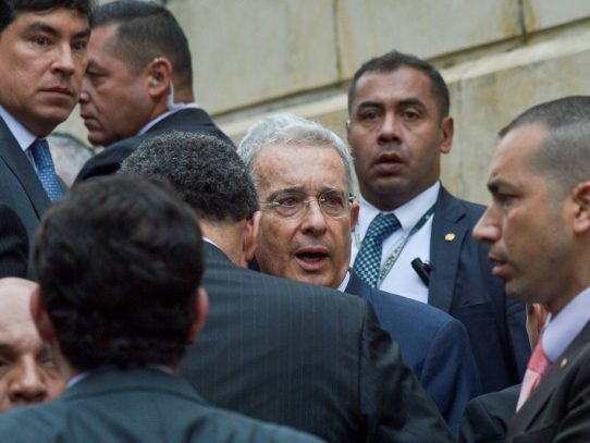 Uribe, el influyente expresidente de Colombia a merced de la justicia