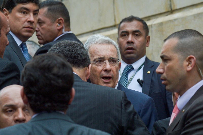Uribe, el influyente expresidente de Colombia a merced de la justicia