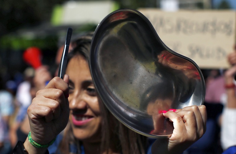 El cacerolazo, un invento chileno que vuelve a sonar, potenciado por las redes sociales