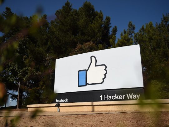 Facebook rechaza compartir ingresos publicitarios con los medios en Australia