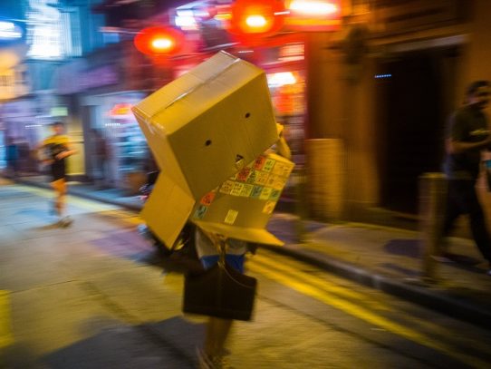 Los manifestantes de Hong Kong "celebran" Halloween con nuevas manifestaciones