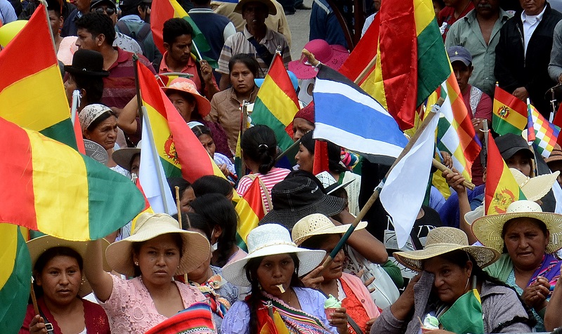 Expresidentes Quiroga y Mesa piden a militares bolivianos no reprimir a manifestantes