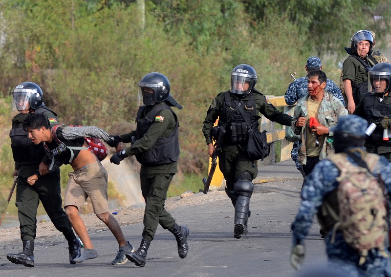 Bolivia cancela decreto que exime a militares de responsabilidad penal por protestas