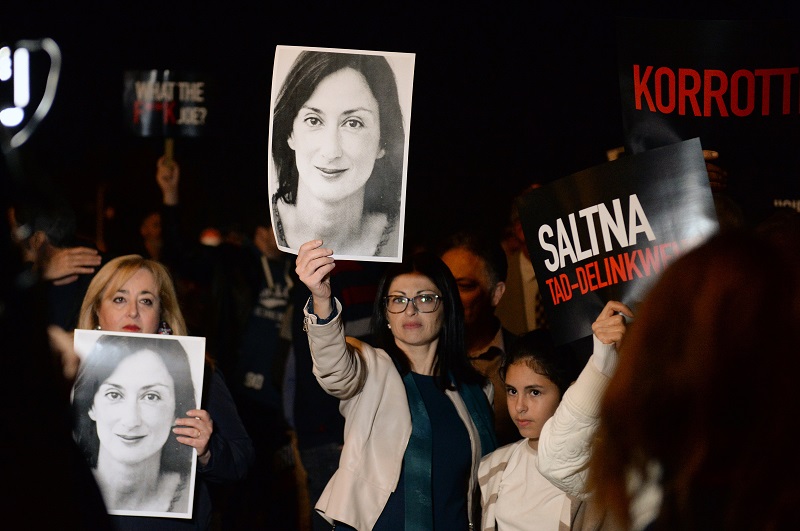 Detienen a importante empresario de Malta por asesinato de la periodista Daphne Caruana