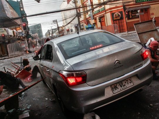 Incendios y saqueos no ceden en Chile cinco semanas después del inicio de estallido social