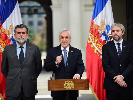 Entre el miedo y la esperanza, Chile inicia un reñido balotaje presidencial