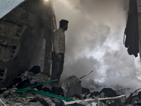 Al menos 12 civiles, la mitad niños, mueren en bombardeos en Siria (ONG)