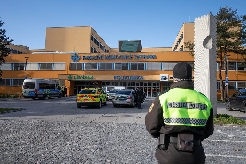 Un hombre mata a seis personas en un hospital checo antes de suicidarse