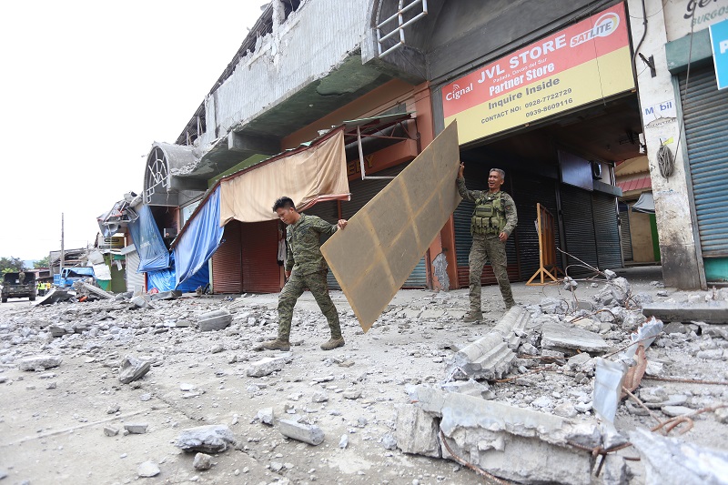 Terremoto de Filipinas deja tres muertos y sigue búsqueda de desaparecidos