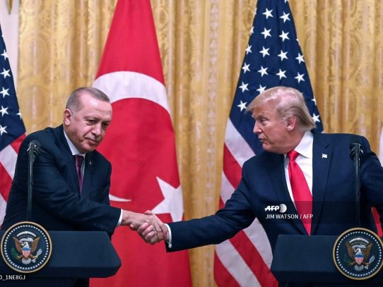 Trump advierte a Erdogan contra cualquier "injerencia extranjera" en Libia