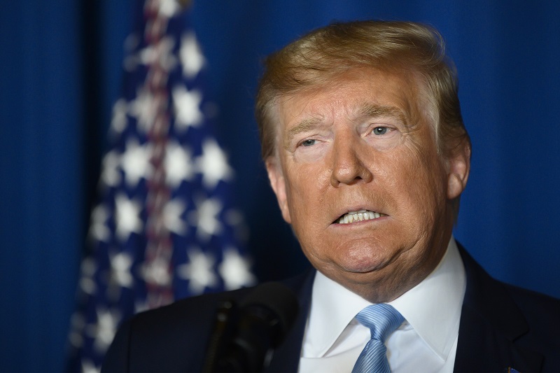 Trump amenaza a Irán de atacar 52 sitios en el país si actúa contra EEUU