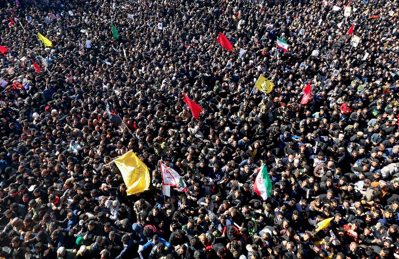 Al menos 32 muertos en estampida durante multitudinario entierro de Soleimani en Irán