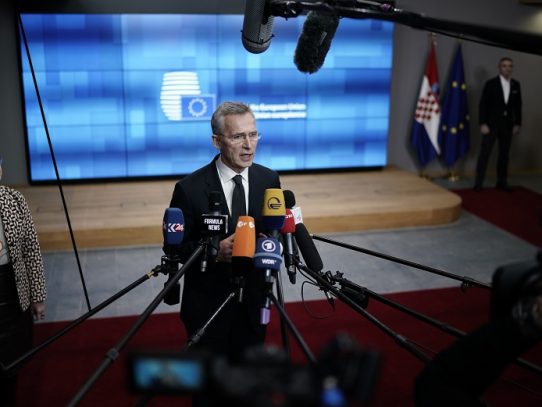 Jefe de la OTAN respalda análisis sobre accidente aéreo en Irán causado por misil