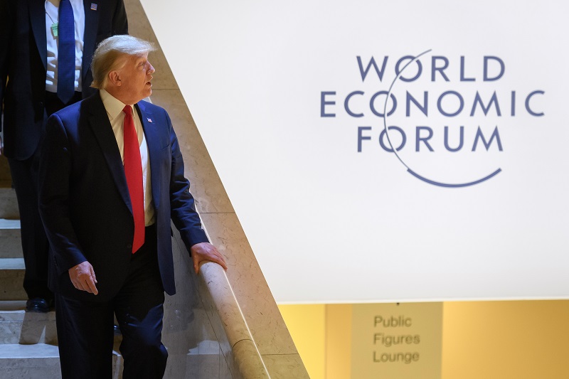 Trump olvida el 'impeachment' bajo el sol invernal de Davos