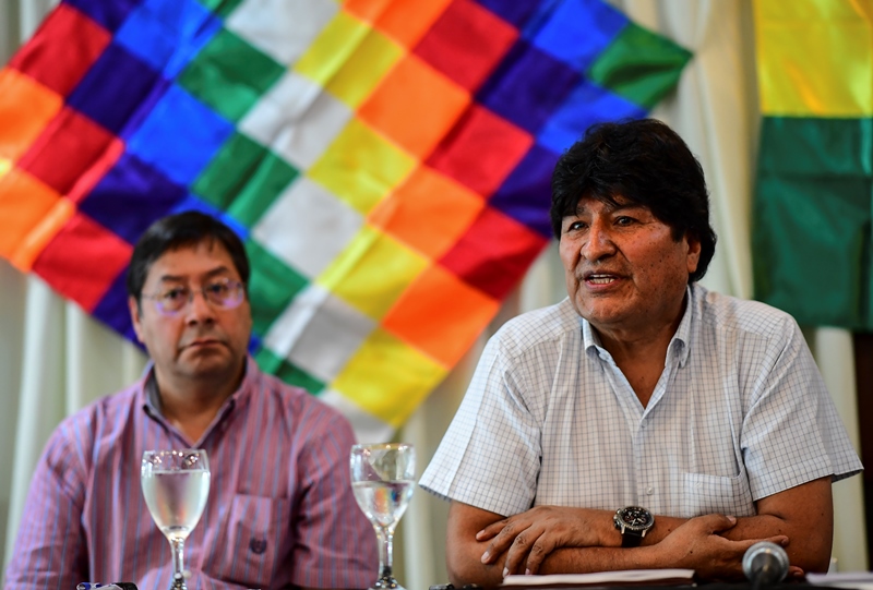 Delfín de Evo Morales firme en sondeos y ganaría balotaje en Bolivia