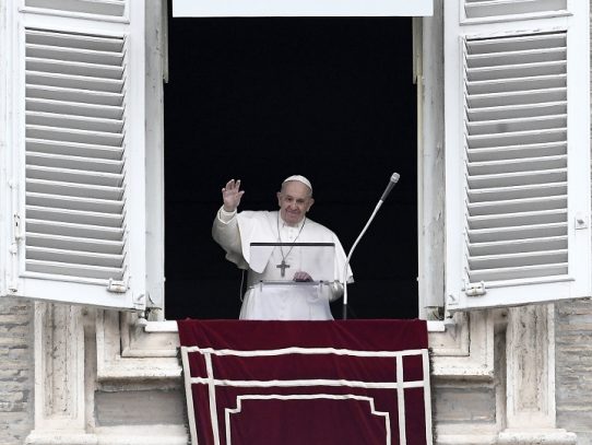 El papa oficiará oración dominical por video debido al coronavirus