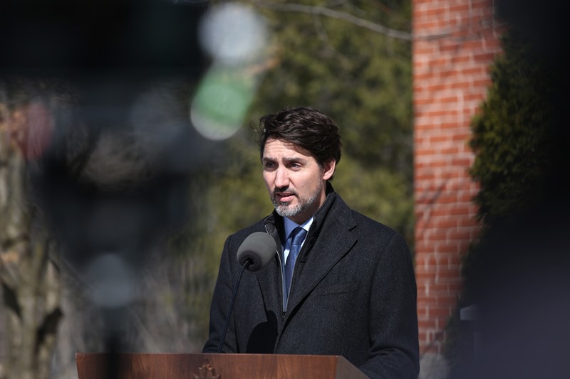 Trudeau promete "acciones concretas" tras hallazgo de fosas comunes de alumnos indígenas