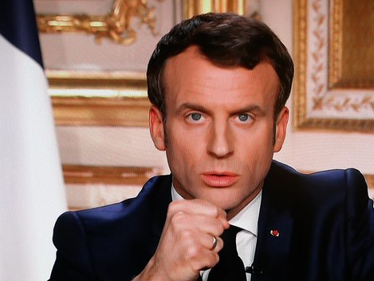 El presidente francés, entre los posibles objetivos del programa espía Pegasus