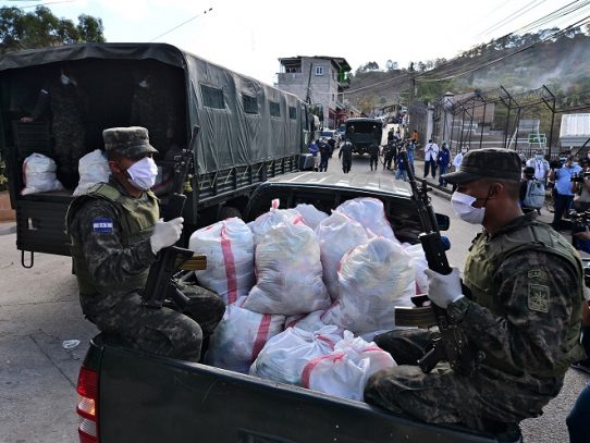 Honduras distribuye alimentos a millones de personas recluidas por coronavirus